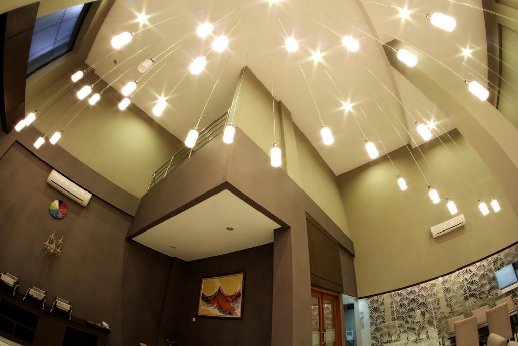 Sutan Raja Guest House Bandung Exterior photo